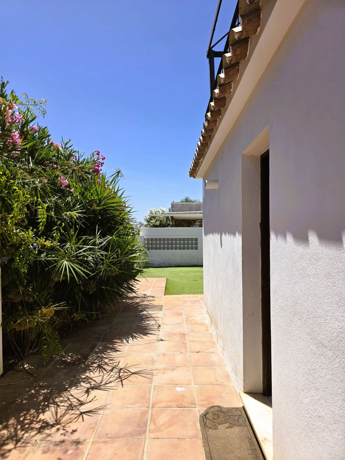 3 Bed Townhouse for sale in Estepona Costa Del Sol, Málaga, Spain