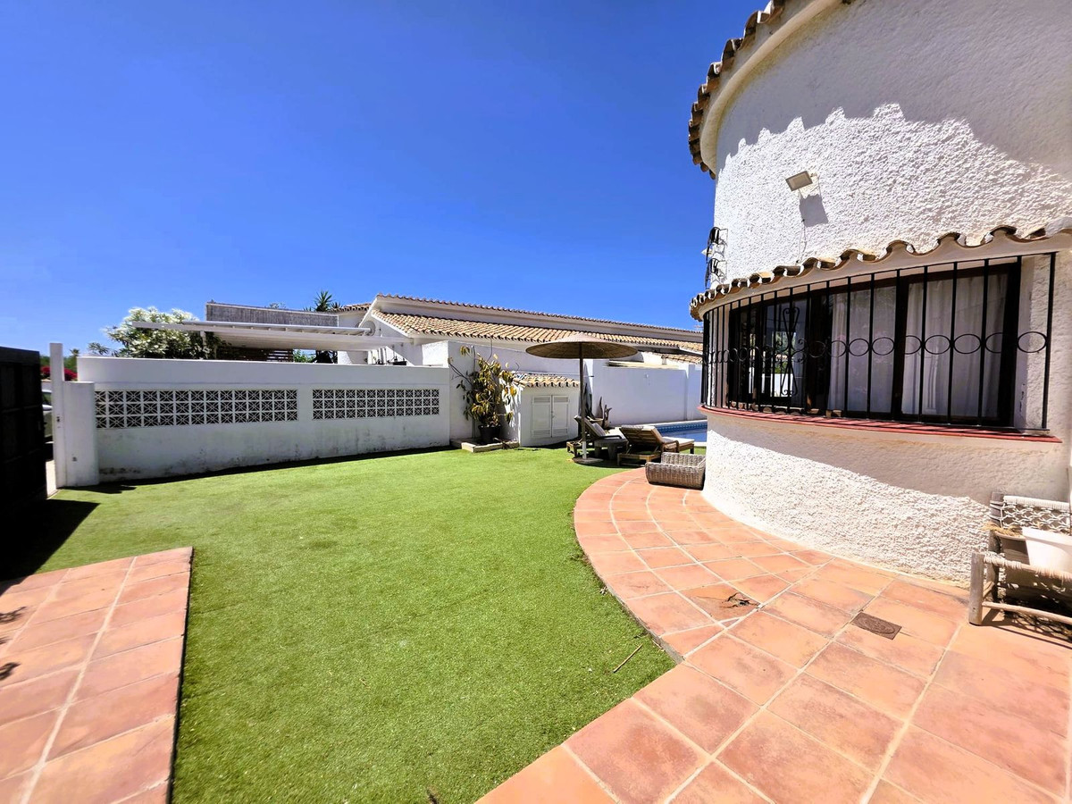 3 Bed Townhouse for sale in Estepona Costa Del Sol, Málaga, Spain