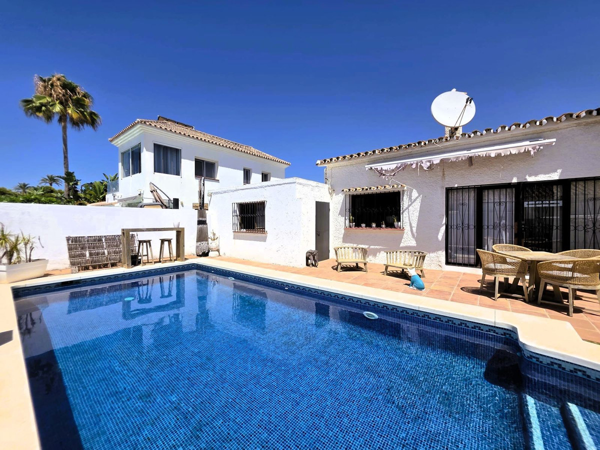 3 Bed Townhouse for sale in Estepona Costa Del Sol, Málaga, Spain