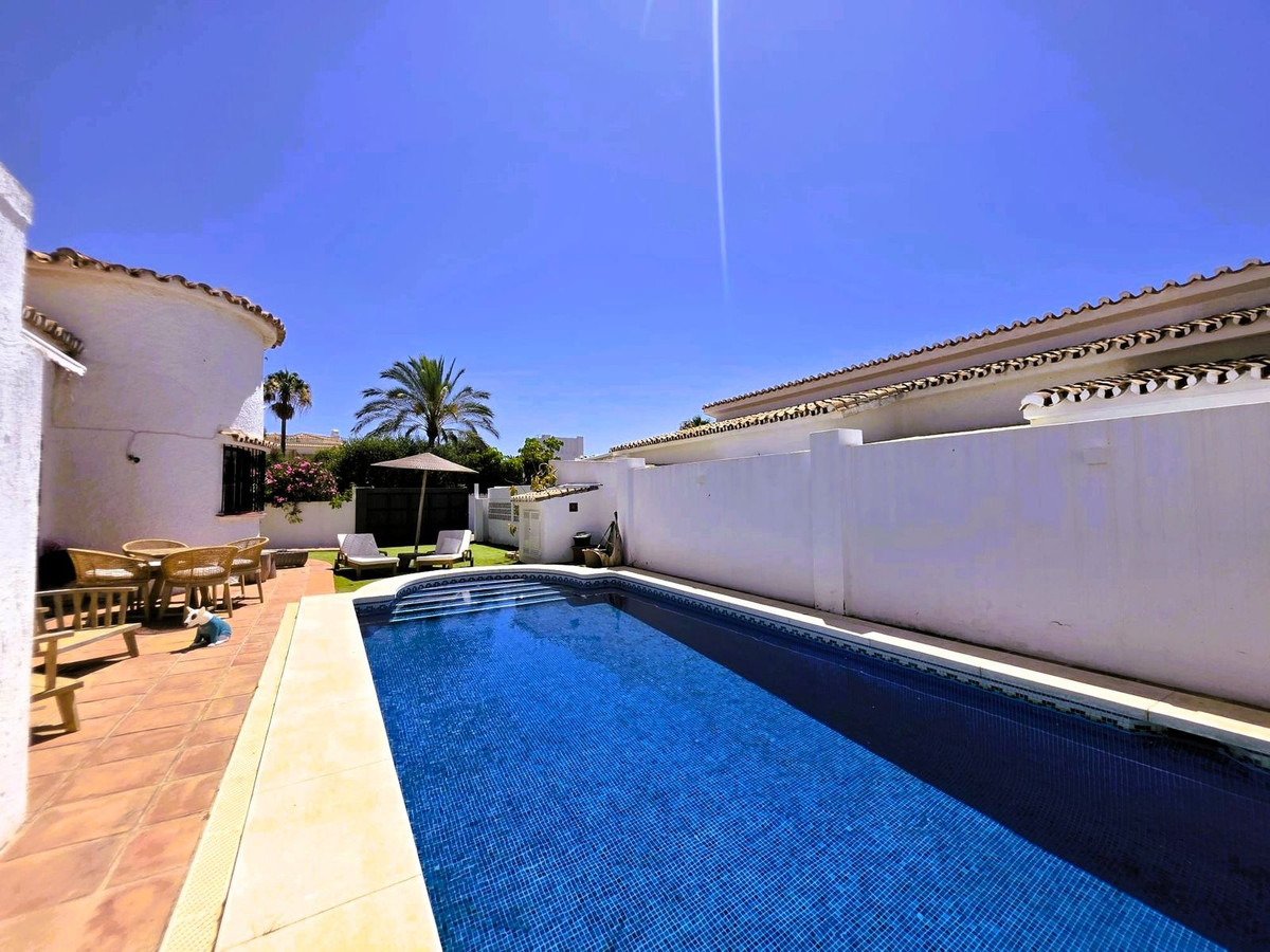 3 Bed Townhouse for sale in Estepona Costa Del Sol, Málaga, Spain