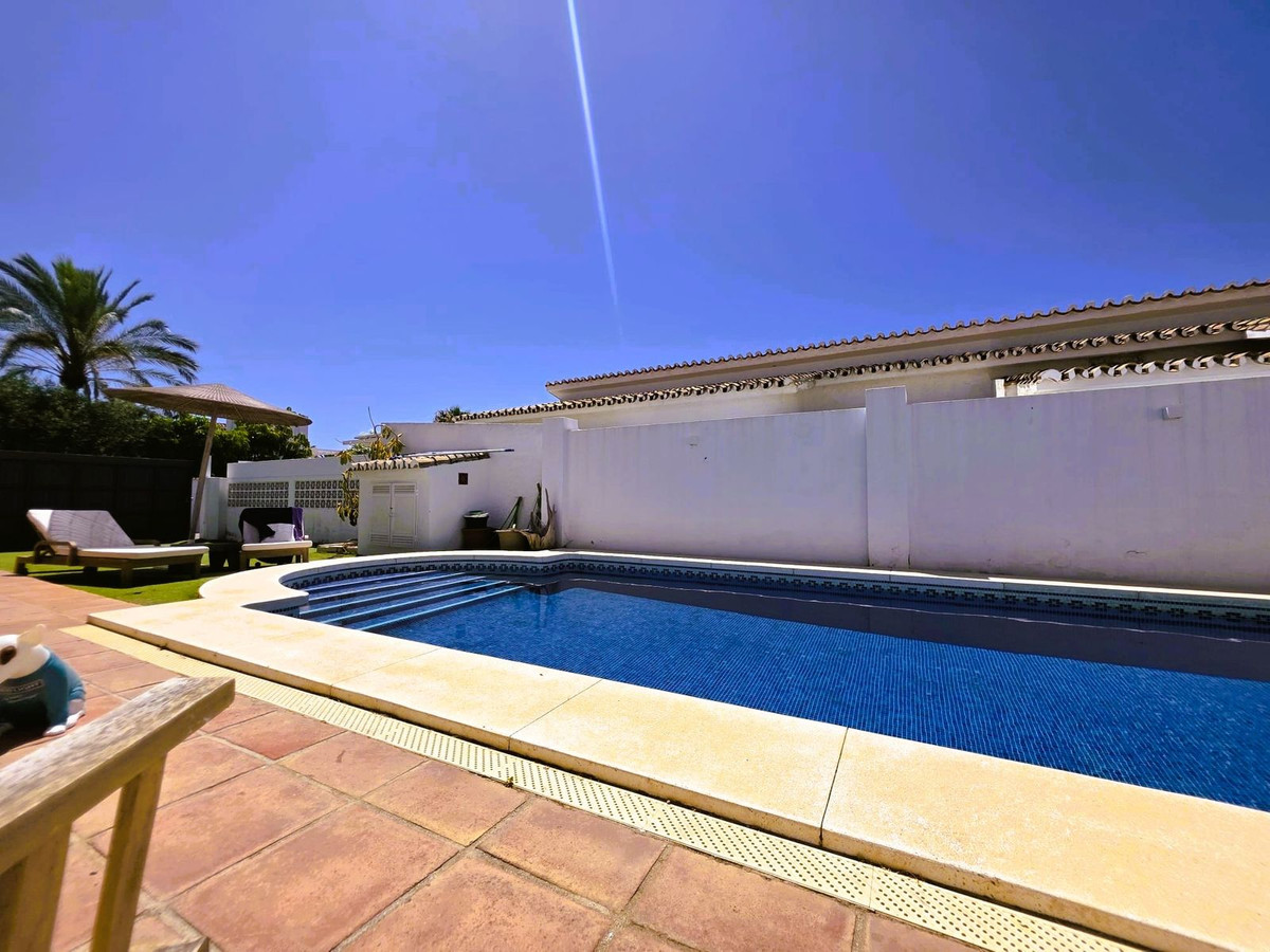 3 Bed Townhouse for sale in Estepona Costa Del Sol, Málaga, Spain