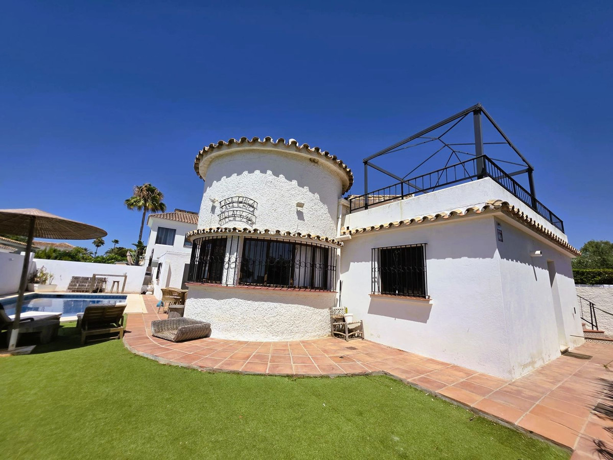 3 Bed Townhouse for sale in Estepona Costa Del Sol, Málaga, Spain