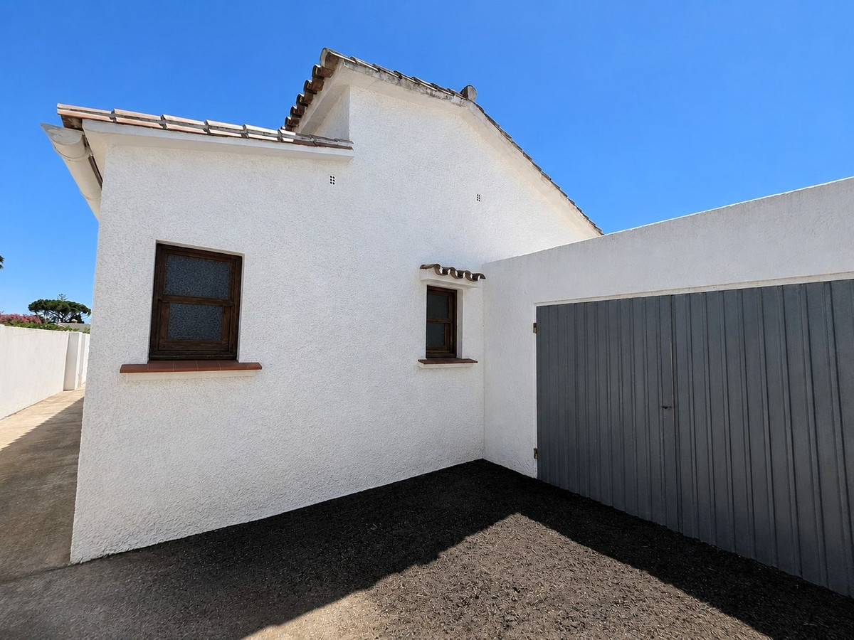 3 Bed Townhouse for sale in Estepona Costa Del Sol, Málaga, Spain