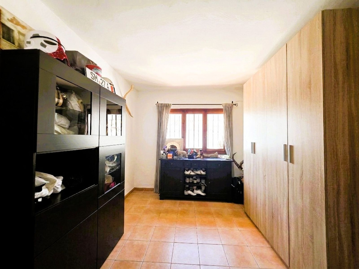 3 Bed Townhouse for sale in Estepona Costa Del Sol, Málaga, Spain