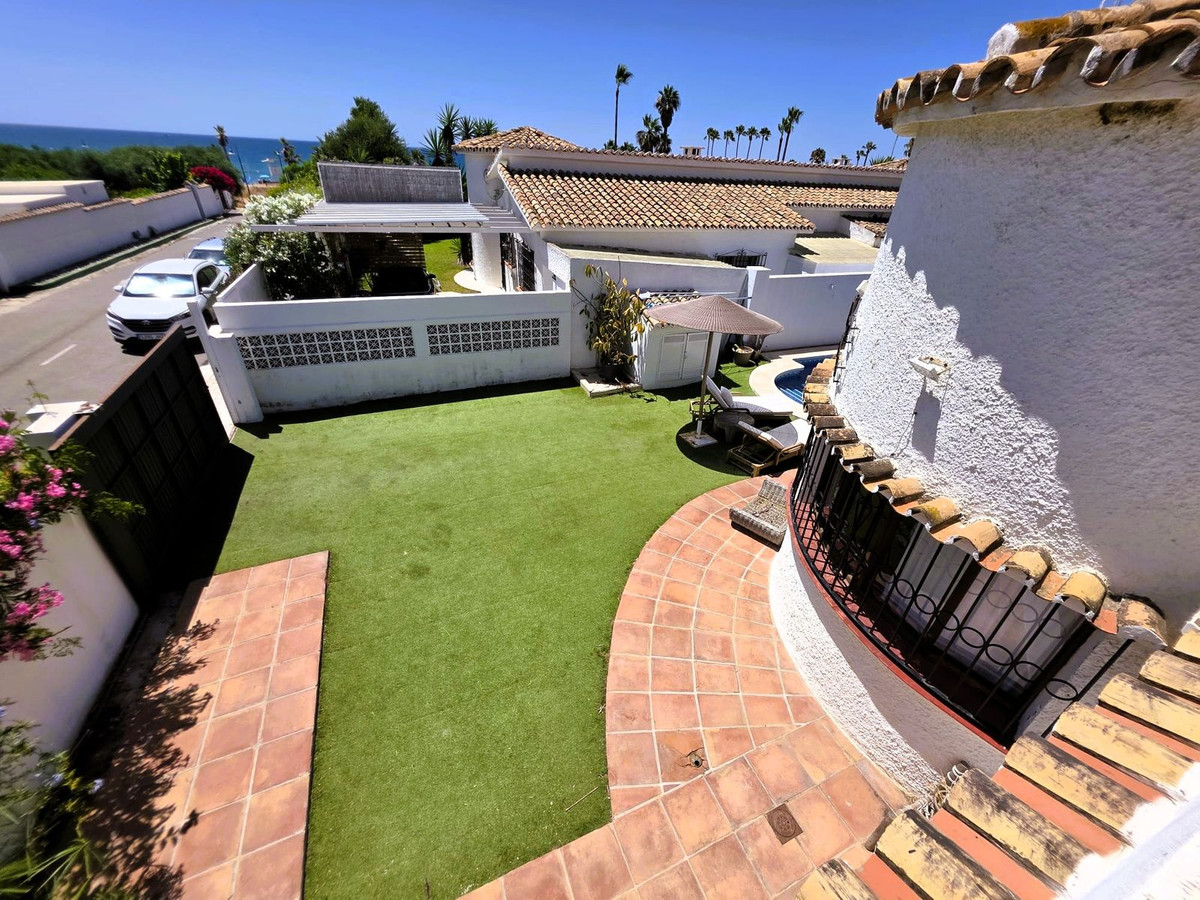 3 Bed Townhouse for sale in Estepona Costa Del Sol, Málaga, Spain