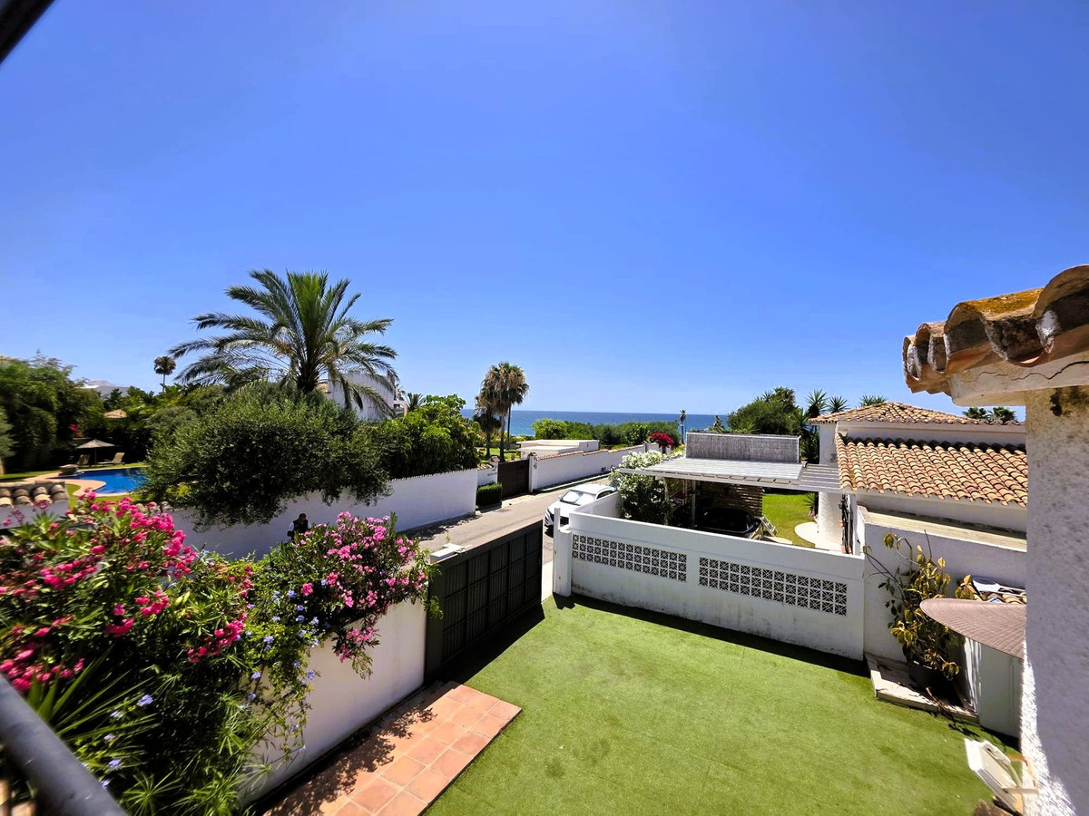 3 Bed Townhouse for sale in Estepona Costa Del Sol, Málaga, Spain