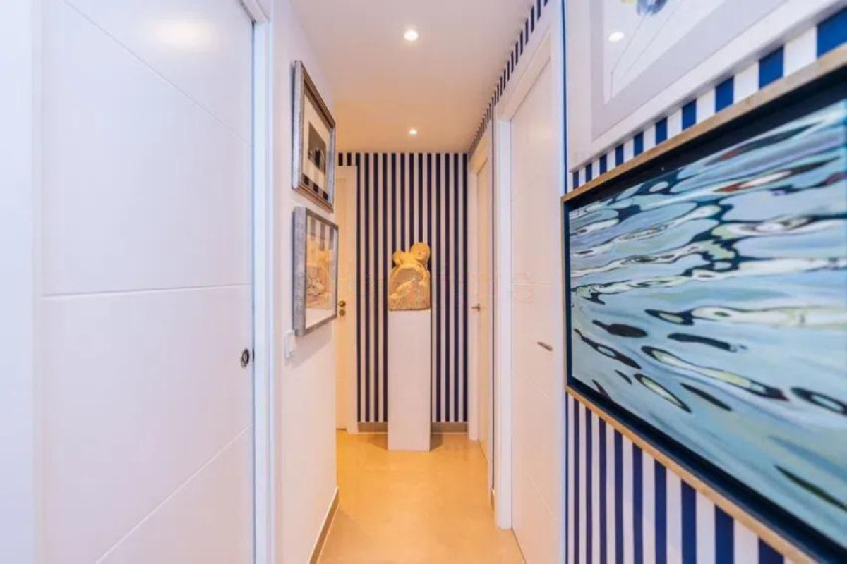 Se vende Apartamento Planta Media de 3 dormitorios en Costa Del Sol, Málaga, España