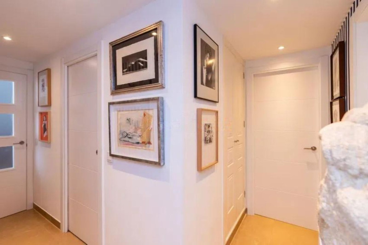 Se vende Apartamento Planta Media de 3 dormitorios en Costa Del Sol, Málaga, España