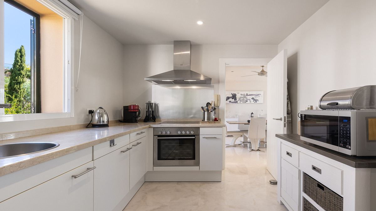 3 Bed Apartment for sale in Doña Julia Costa Del Sol, Málaga, Spain