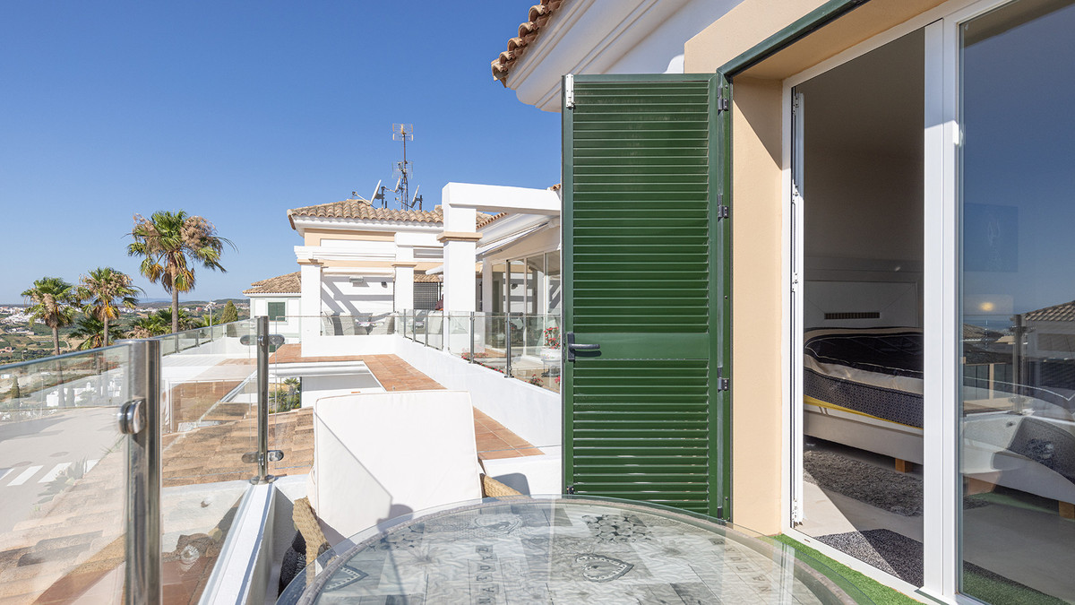 3 Bed Apartment for sale in Doña Julia Costa Del Sol, Málaga, Spain