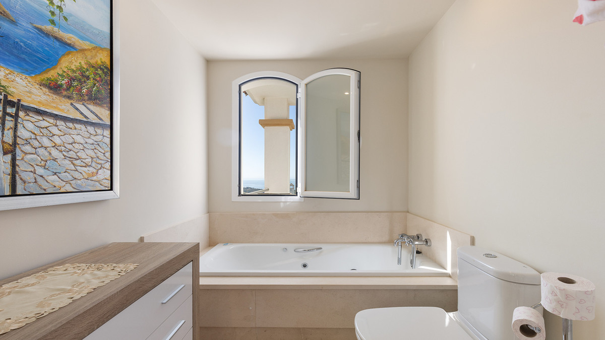 3 Bed Apartment for sale in Doña Julia Costa Del Sol, Málaga, Spain