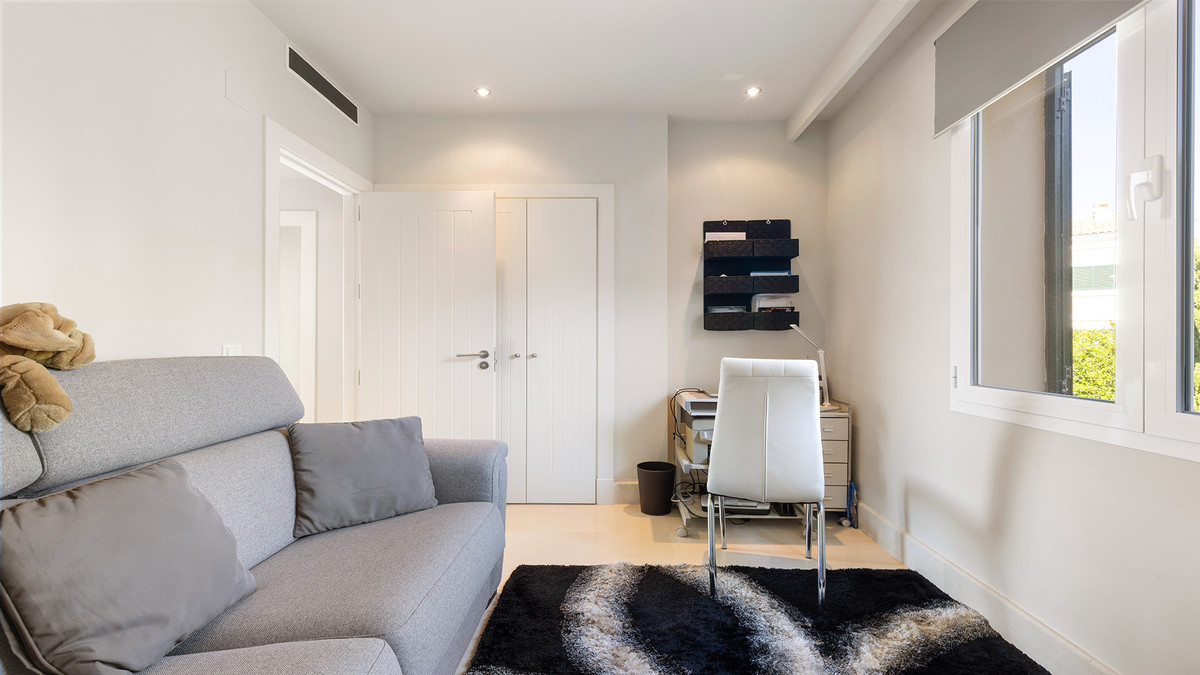 3 Bed Apartment for sale in Doña Julia Costa Del Sol, Málaga, Spain