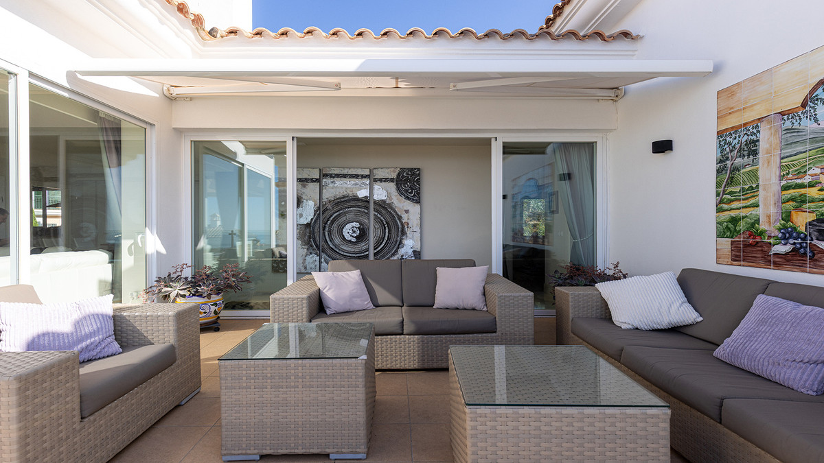 3 Bed Apartment for sale in Doña Julia Costa Del Sol, Málaga, Spain