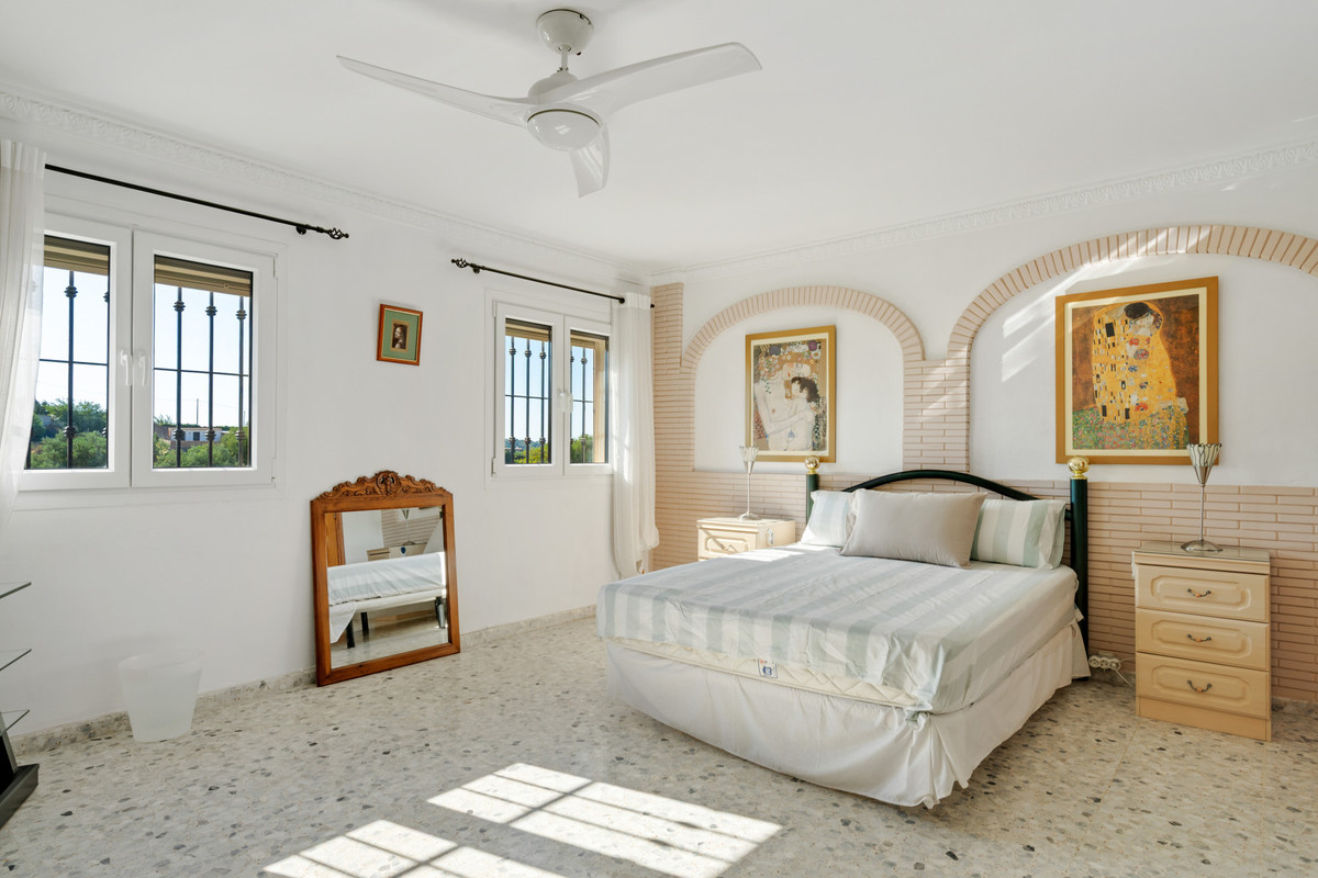 4 Bed Townhouse for sale in Estepona Costa Del Sol, Málaga, Spain