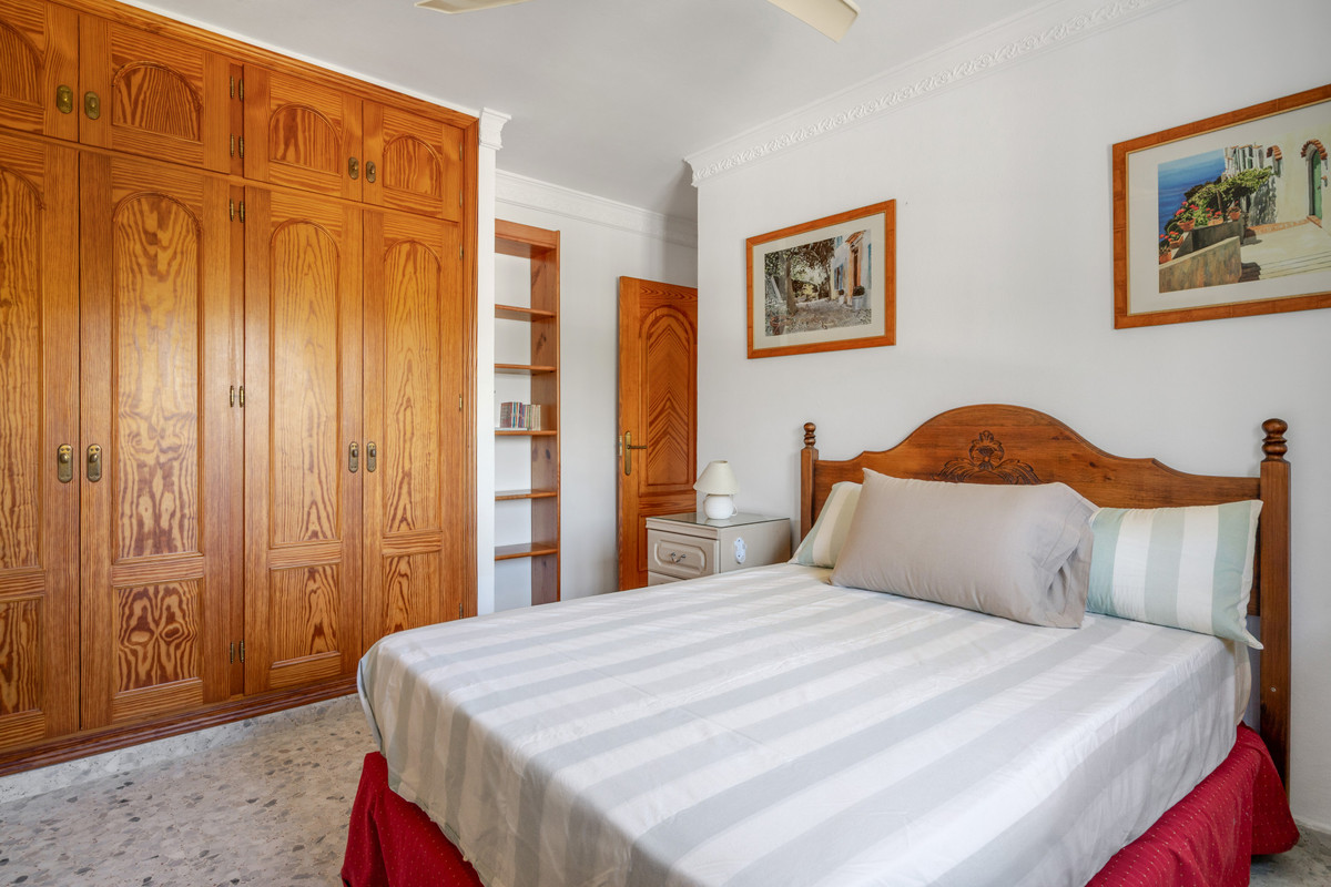 4 Bed Townhouse for sale in Estepona Costa Del Sol, Málaga, Spain