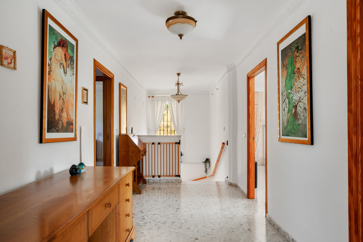 4 Bed Townhouse for sale in Estepona Costa Del Sol, Málaga, Spain