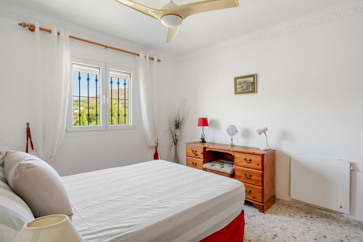 4 Bed Townhouse for sale in Estepona Costa Del Sol, Málaga, Spain