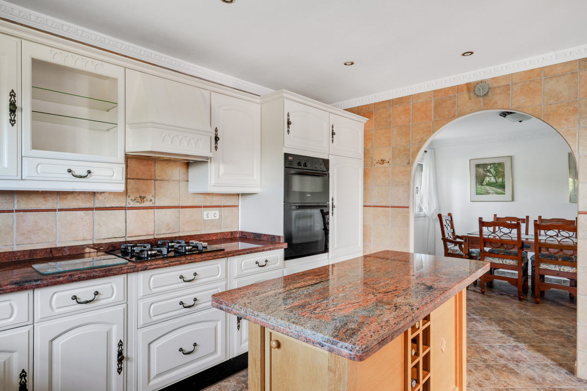 4 Bed Townhouse for sale in Estepona Costa Del Sol, Málaga, Spain