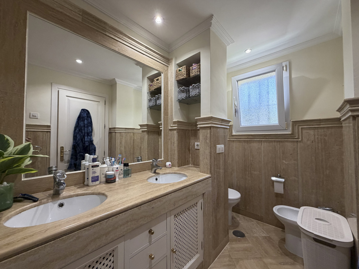 3 Bed Apartment for sale in Casares Costa Del Sol, Málaga, Spain