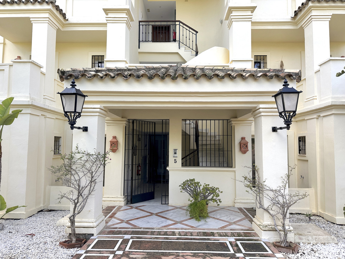 3 Bed Apartment for sale in Casares Costa Del Sol, Málaga, Spain