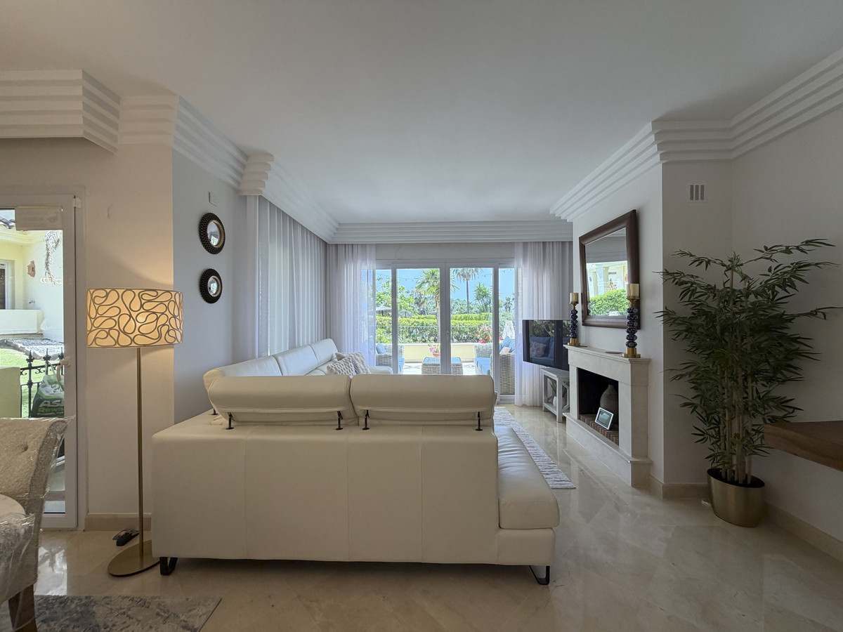 3 Bed Apartment for sale in Casares Costa Del Sol, Málaga, Spain