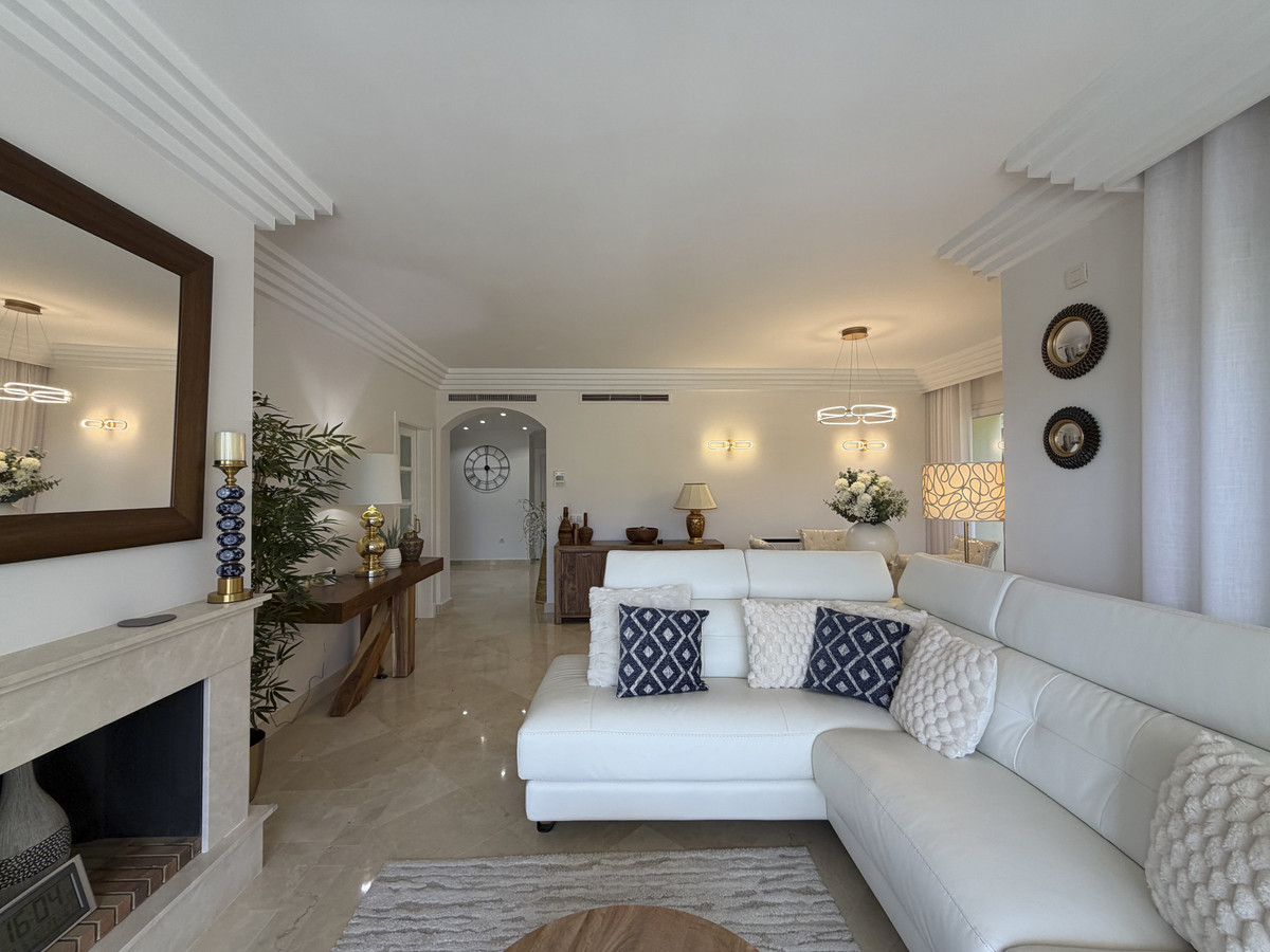3 Bed Apartment for sale in Casares Costa Del Sol, Málaga, Spain