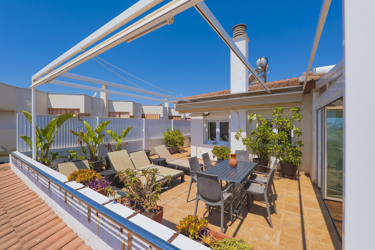 2 Bed Apartment for sale in La Carihuela Costa Del Sol, Málaga, Spain