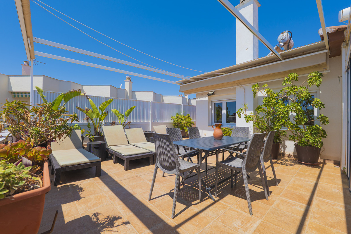 2 Bed Apartment for sale in La Carihuela Costa Del Sol, Málaga, Spain