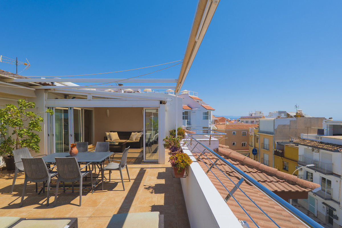 2 Bed Apartment for sale in La Carihuela Costa Del Sol, Málaga, Spain