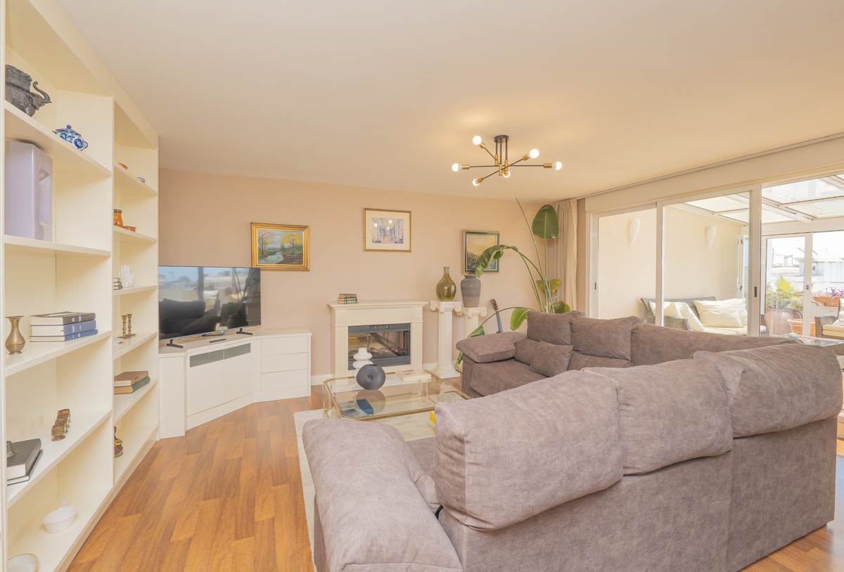 2 Bed Apartment for sale in La Carihuela Costa Del Sol, Málaga, Spain