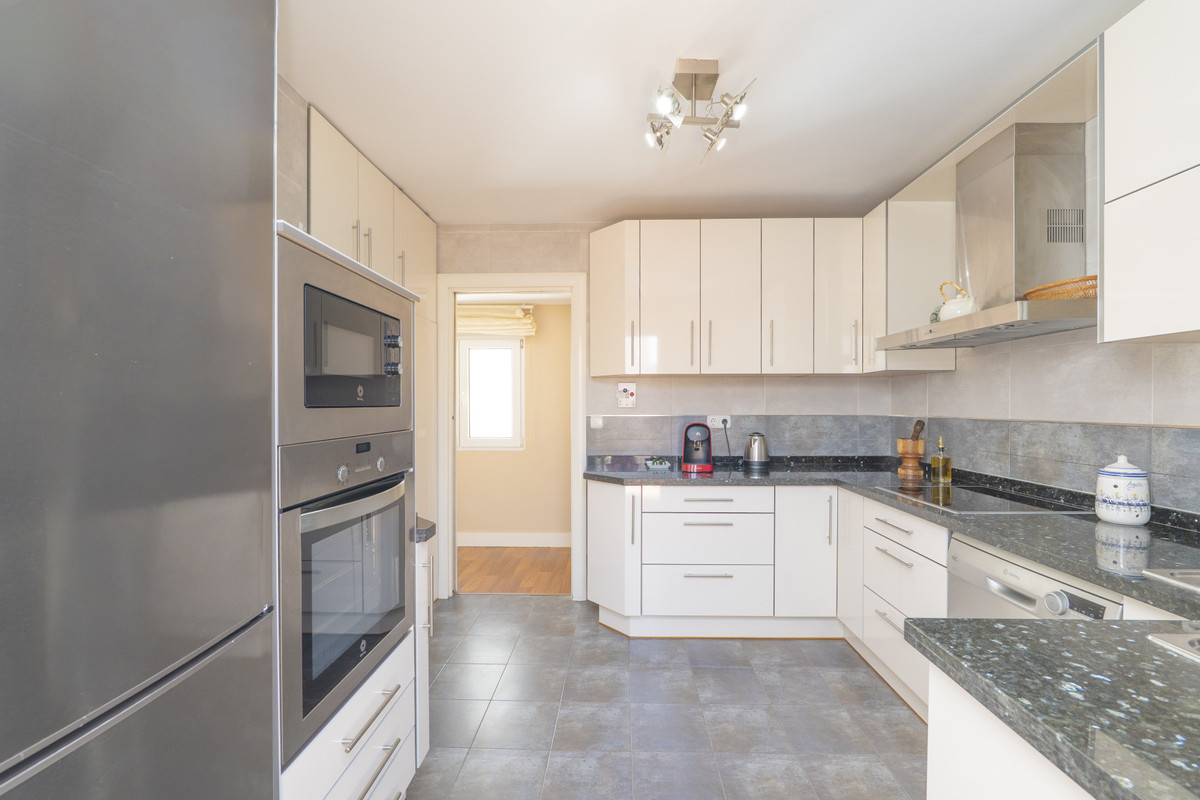 2 Bed Apartment for sale in La Carihuela Costa Del Sol, Málaga, Spain
