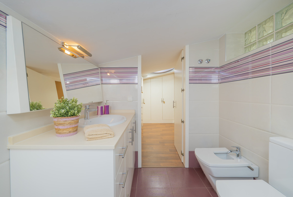 2 Bed Apartment for sale in La Carihuela Costa Del Sol, Málaga, Spain