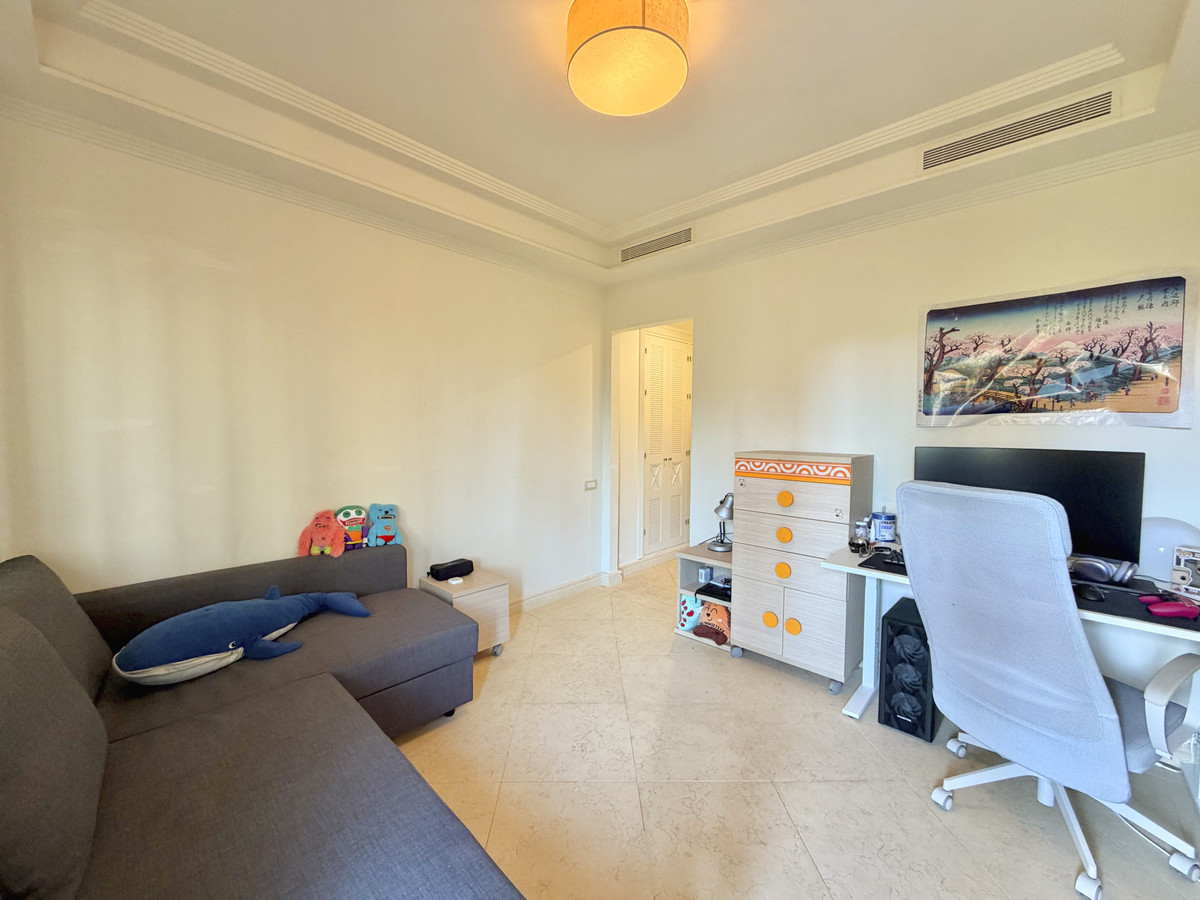2 Bed Apartment for sale in Estepona Costa Del Sol, Málaga, Spain
