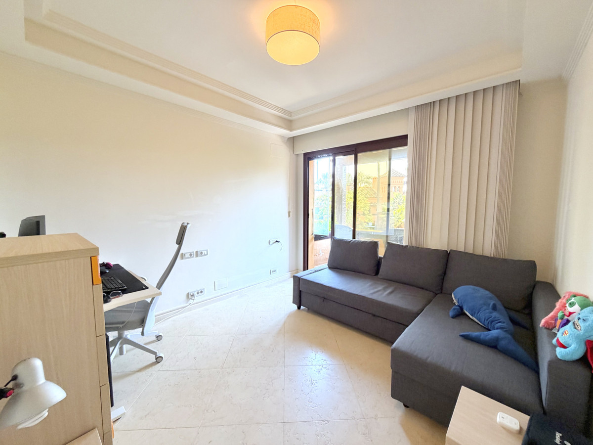 2 Bed Apartment for sale in Estepona Costa Del Sol, Málaga, Spain