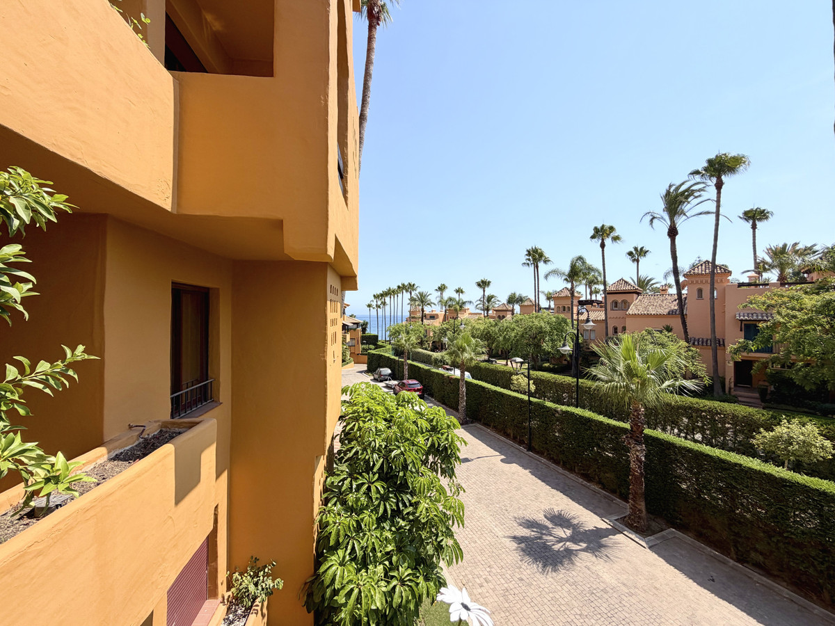 2 Bed Apartment for sale in Estepona Costa Del Sol, Málaga, Spain