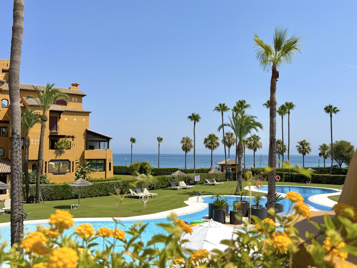 2 Bed Apartment for sale in Estepona Costa Del Sol, Málaga, Spain