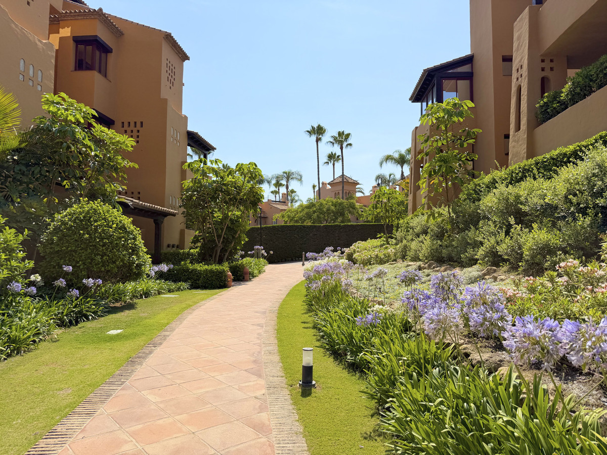 2 Bed Apartment for sale in Estepona Costa Del Sol, Málaga, Spain