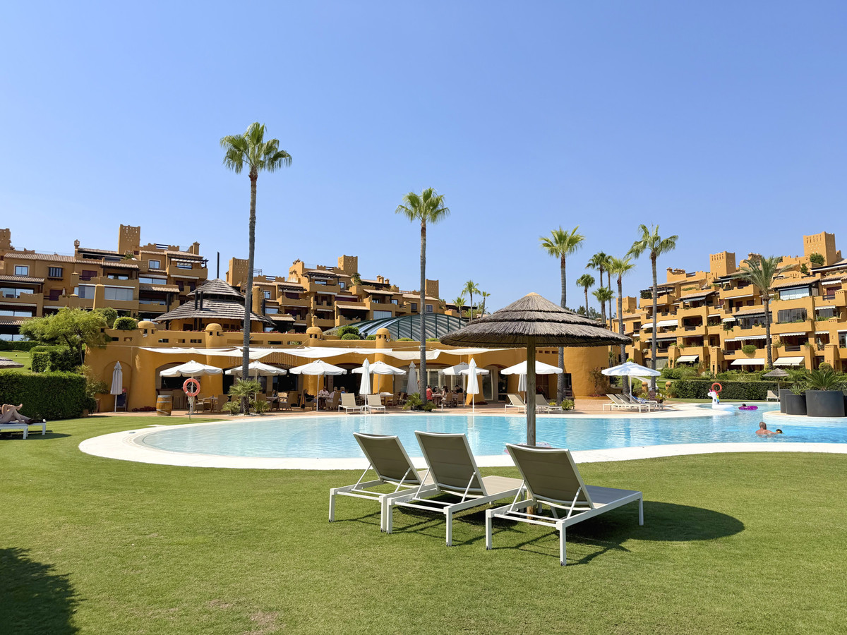 2 Bed Apartment for sale in Estepona Costa Del Sol, Málaga, Spain