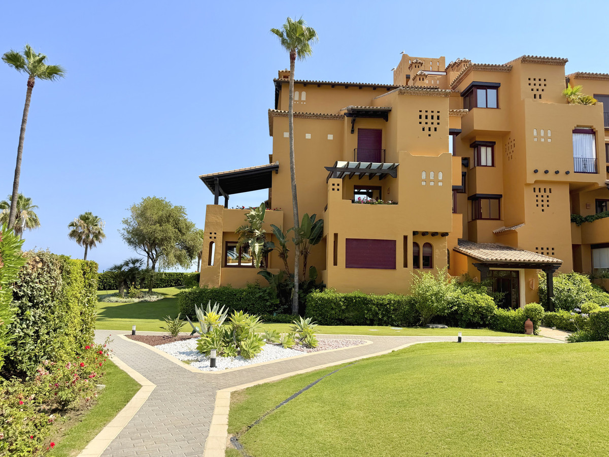 2 Bed Apartment for sale in Estepona Costa Del Sol, Málaga, Spain