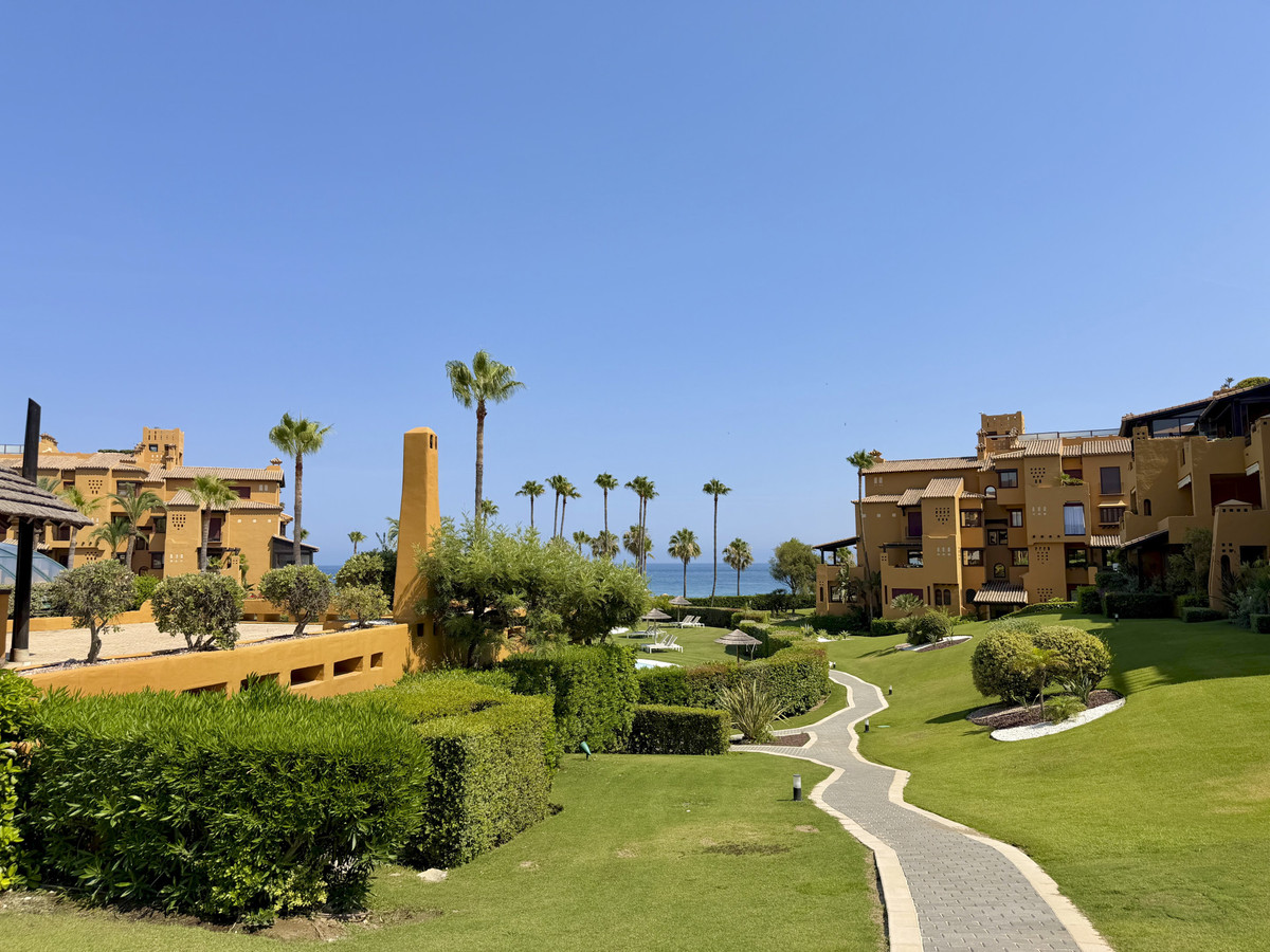2 Bed Apartment for sale in Estepona Costa Del Sol, Málaga, Spain