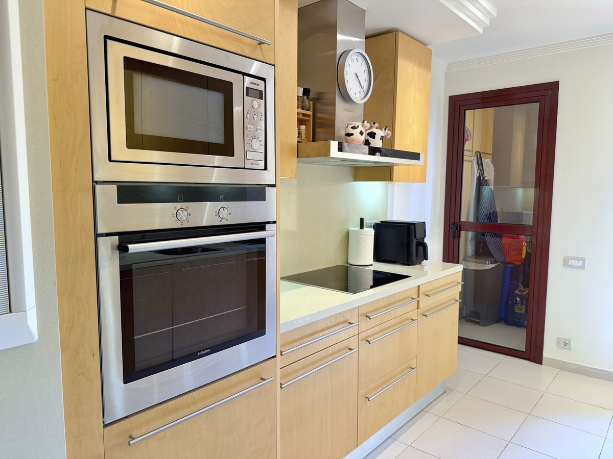 2 Bed Apartment for sale in Estepona Costa Del Sol, Málaga, Spain