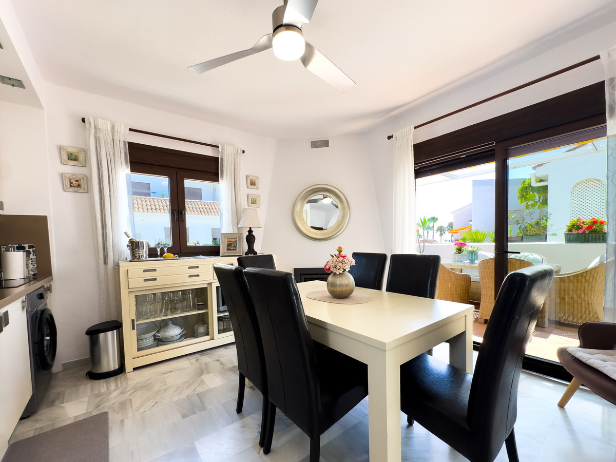 2 Bed Apartment for sale in La Duquesa Costa Del Sol, Málaga, Spain
