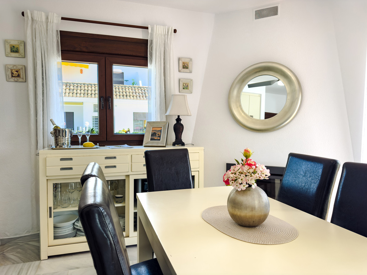 2 Bed Apartment for sale in La Duquesa Costa Del Sol, Málaga, Spain