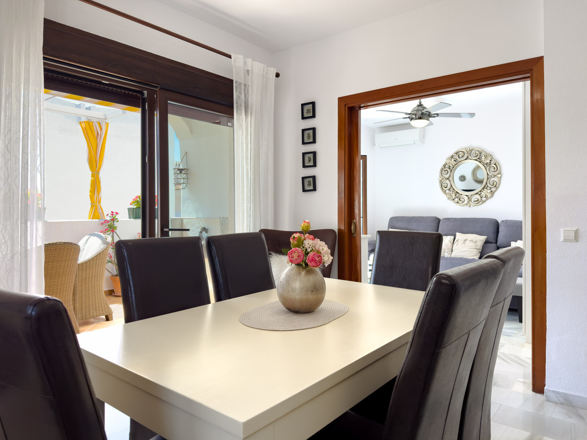 2 Bed Apartment for sale in La Duquesa Costa Del Sol, Málaga, Spain