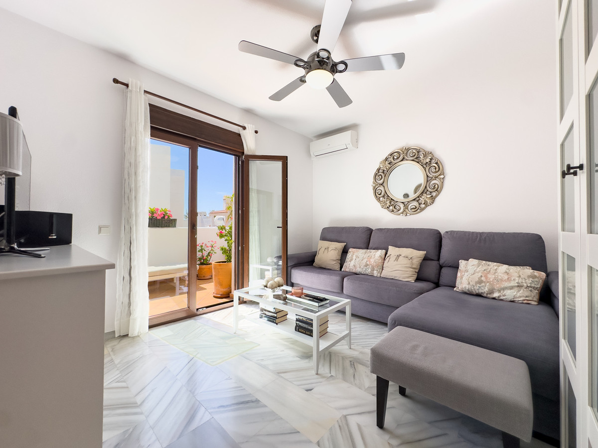 2 Bed Apartment for sale in La Duquesa Costa Del Sol, Málaga, Spain