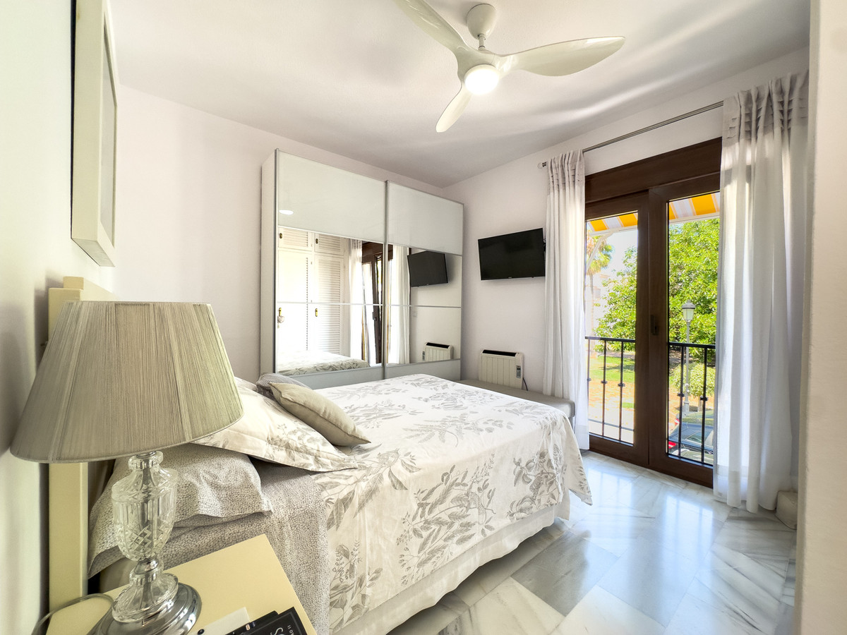 2 Bed Apartment for sale in La Duquesa Costa Del Sol, Málaga, Spain