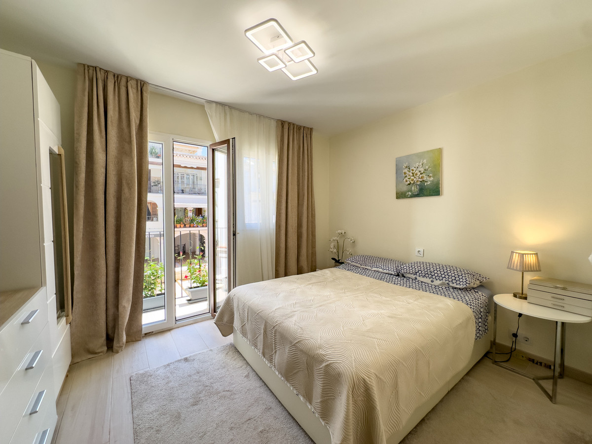 2 Bed Apartment for sale in La Duquesa Costa Del Sol, Málaga, Spain