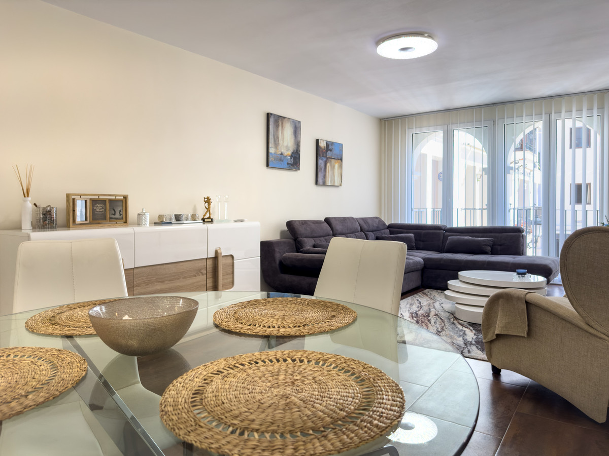 2 Bed Apartment for sale in La Duquesa Costa Del Sol, Málaga, Spain