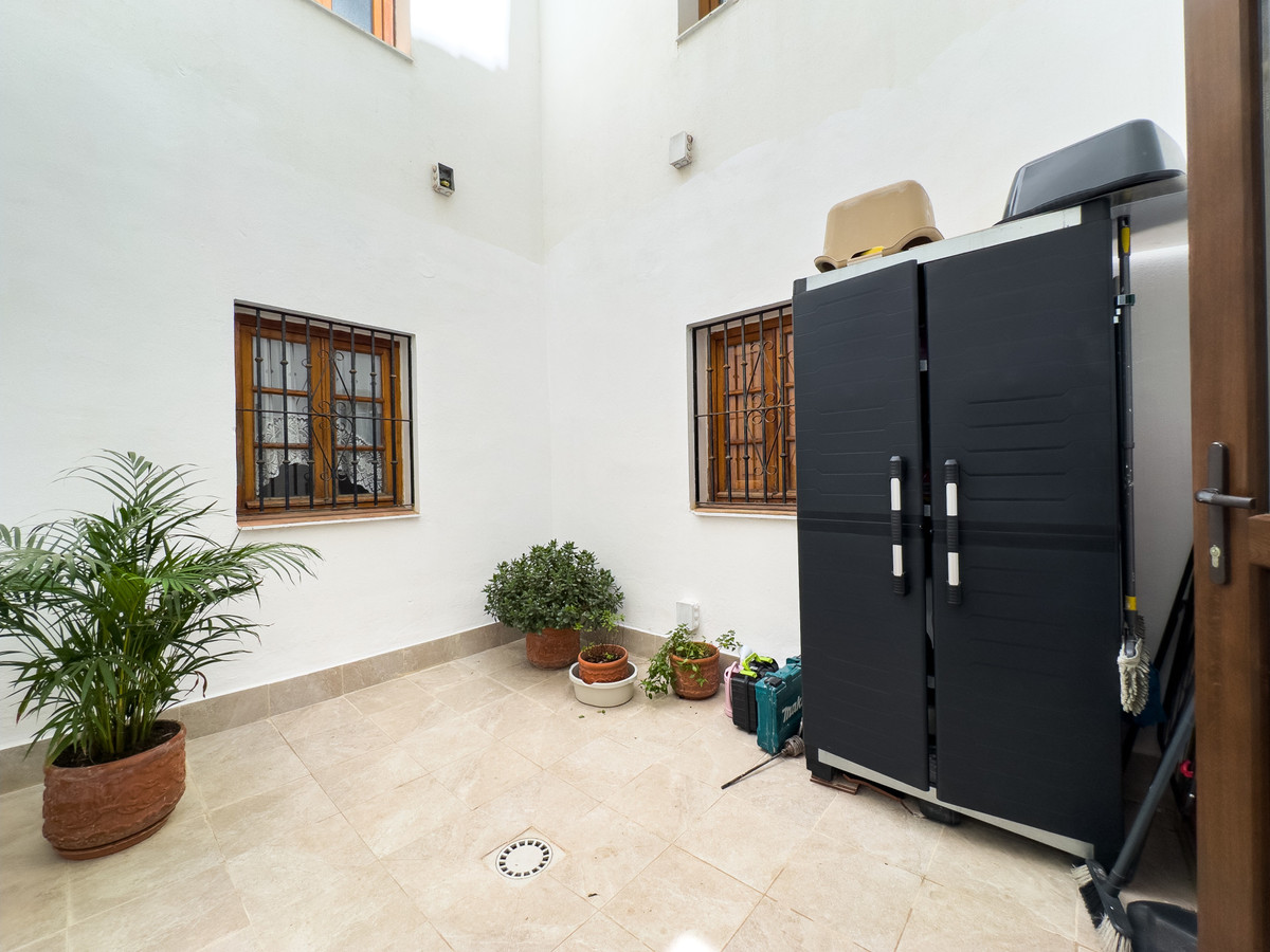 2 Bed Apartment for sale in La Duquesa Costa Del Sol, Málaga, Spain