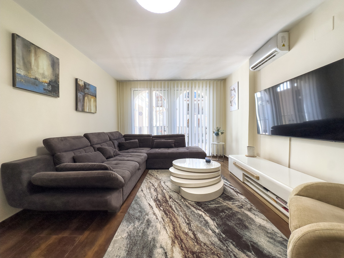 2 Bed Apartment for sale in La Duquesa Costa Del Sol, Málaga, Spain